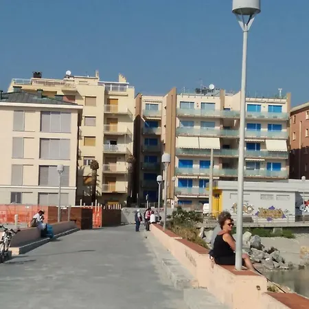 Al Molo Apartment *